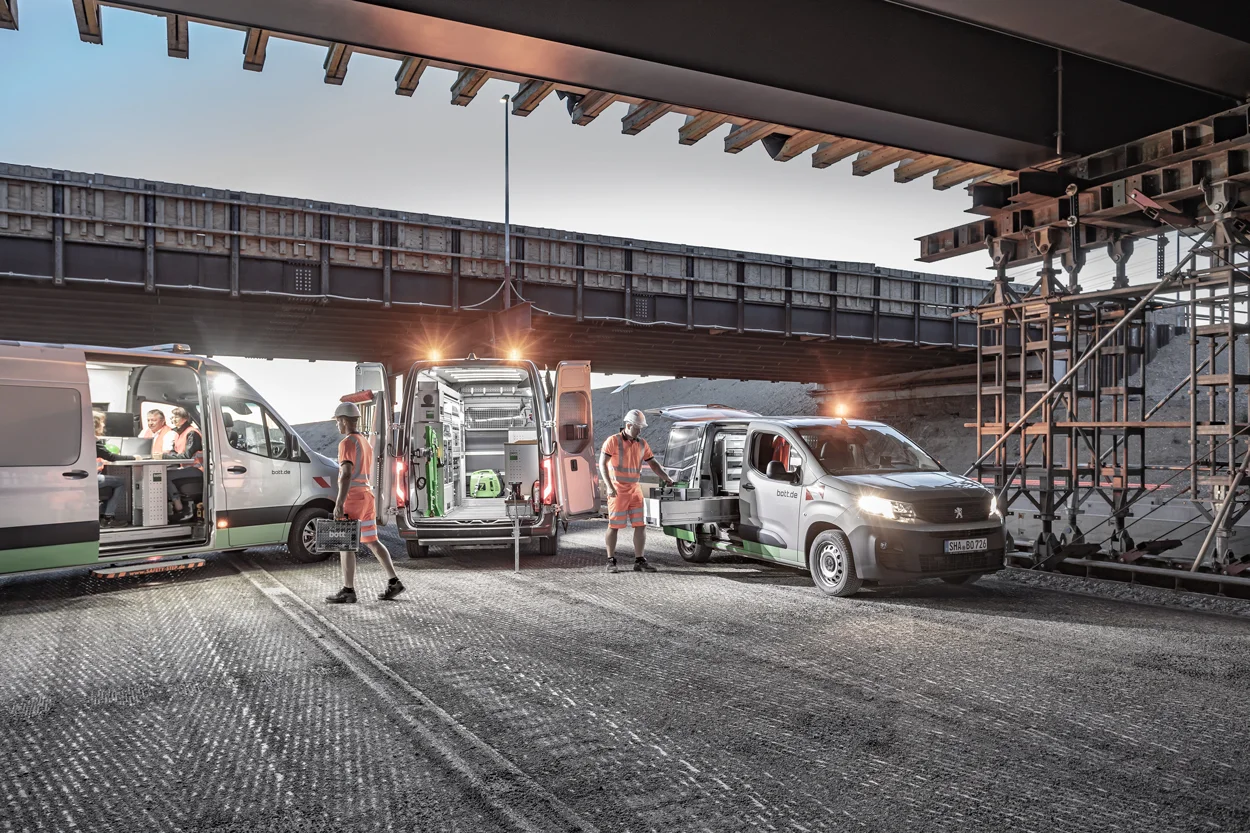 Commercial vehicles fitted with bott vario3 van racking