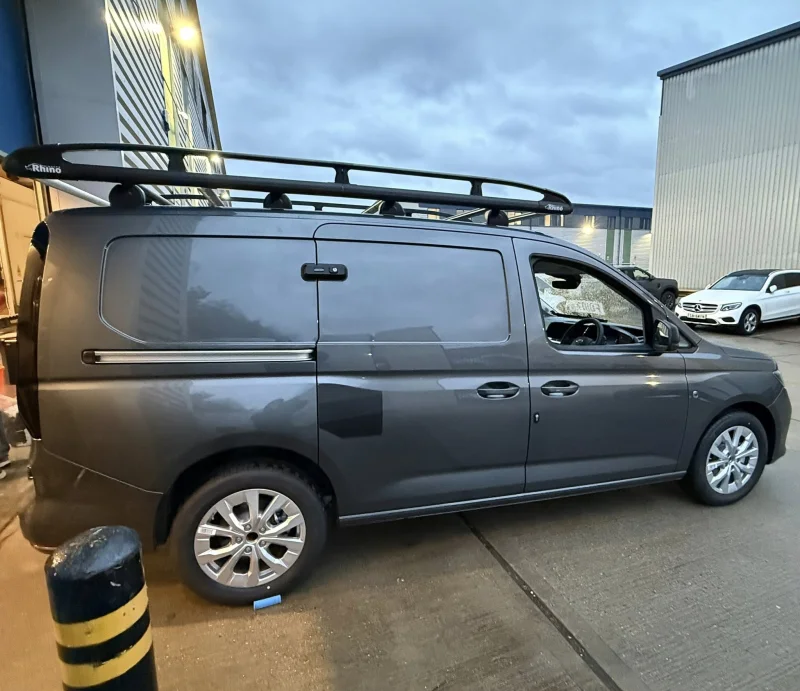 Commercial vehicle roof racks and roof bars