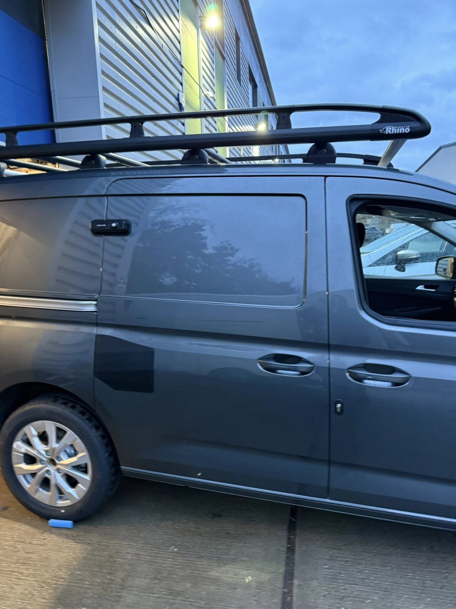 Connect LWB - Statement Locks, External Plates, Roof Rack