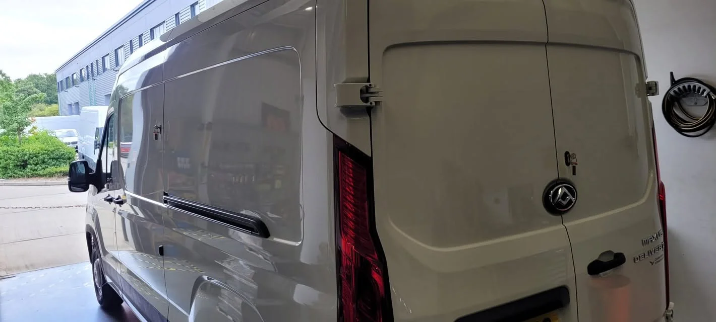 Maxus van fitted with deadlocks
